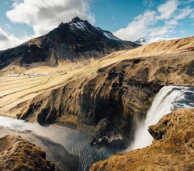 RNSM ON-LOCATION | Skógafoss Waterfall, Iceland | GO FORTH ON TO THE NEVER ENDING PATH | Photo by @wilde_oates 
#ransomholdingco #ransom #onthepath #iceland #adventure #explore